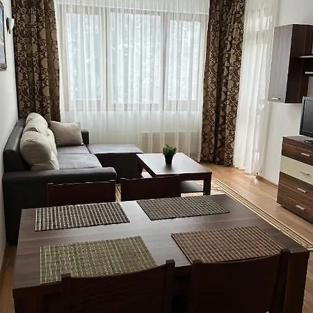 в затворен комплекс рила парк-конярски в курорта * Borovec